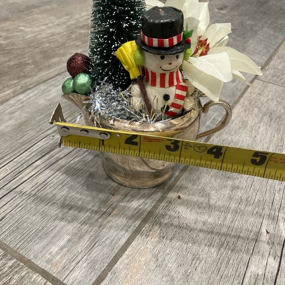 Metal creamer and snowman vintage Christmas assemblage - Picture 7 of 9
